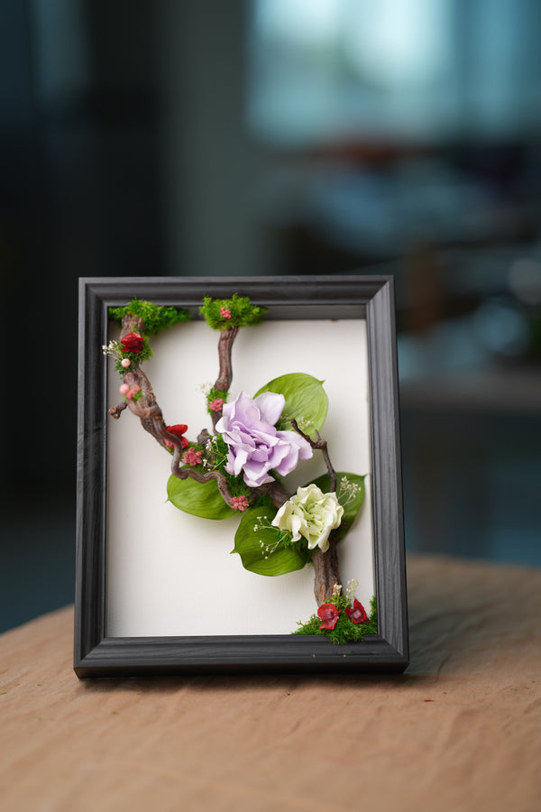 Children of the Forest - Gardenia Tabletop Frame (Preserved Plants)