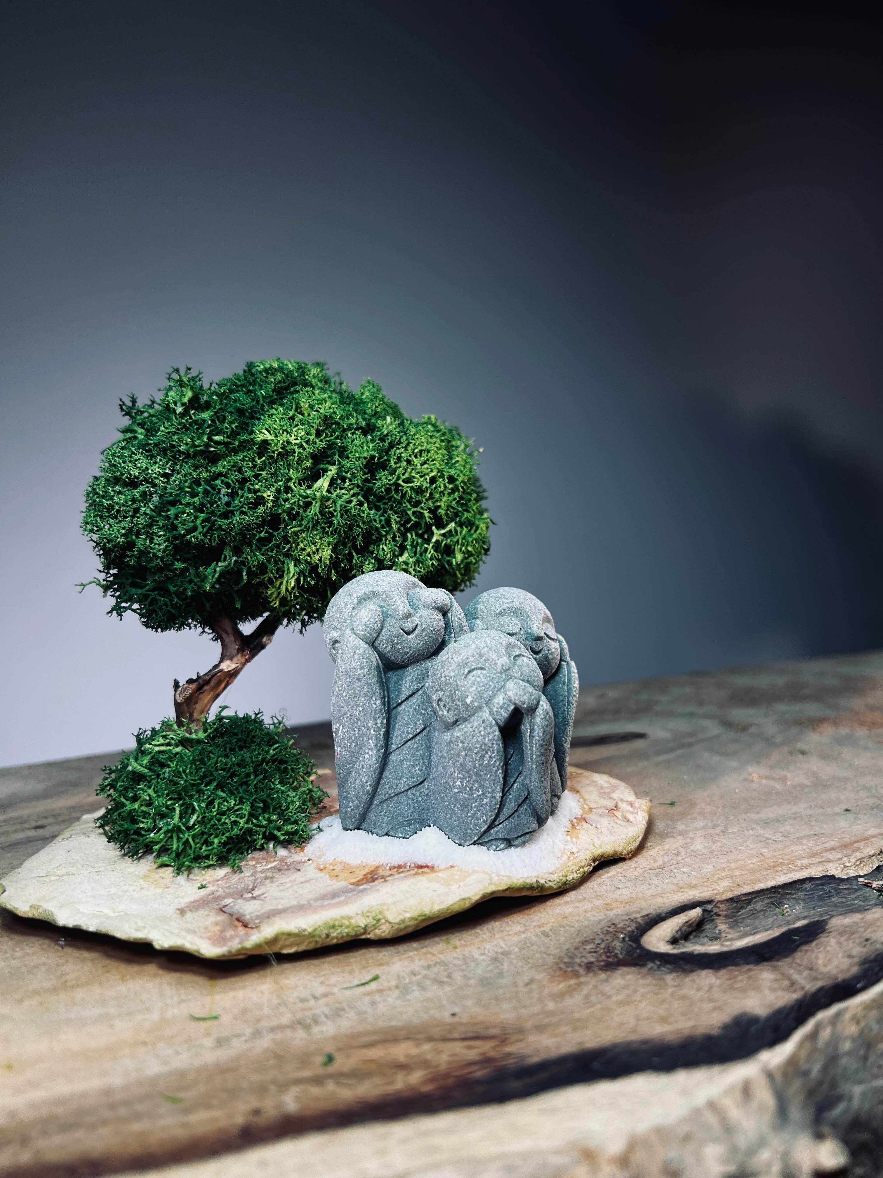 A Small Tree in the East - Reindeer - Trio of Everjoy (Preserved Plants)