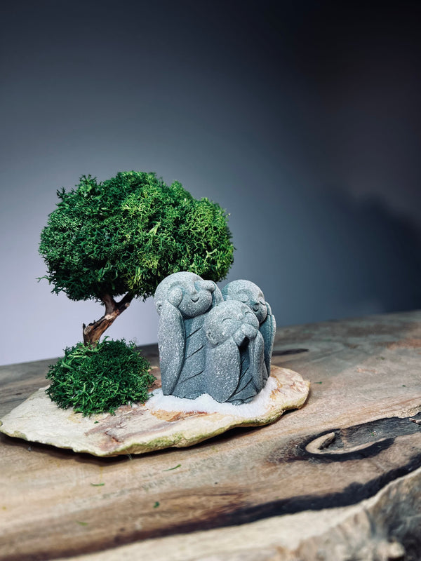 A Small Tree in the East - Reindeer - Trio of Everjoy (Preserved Plants)
