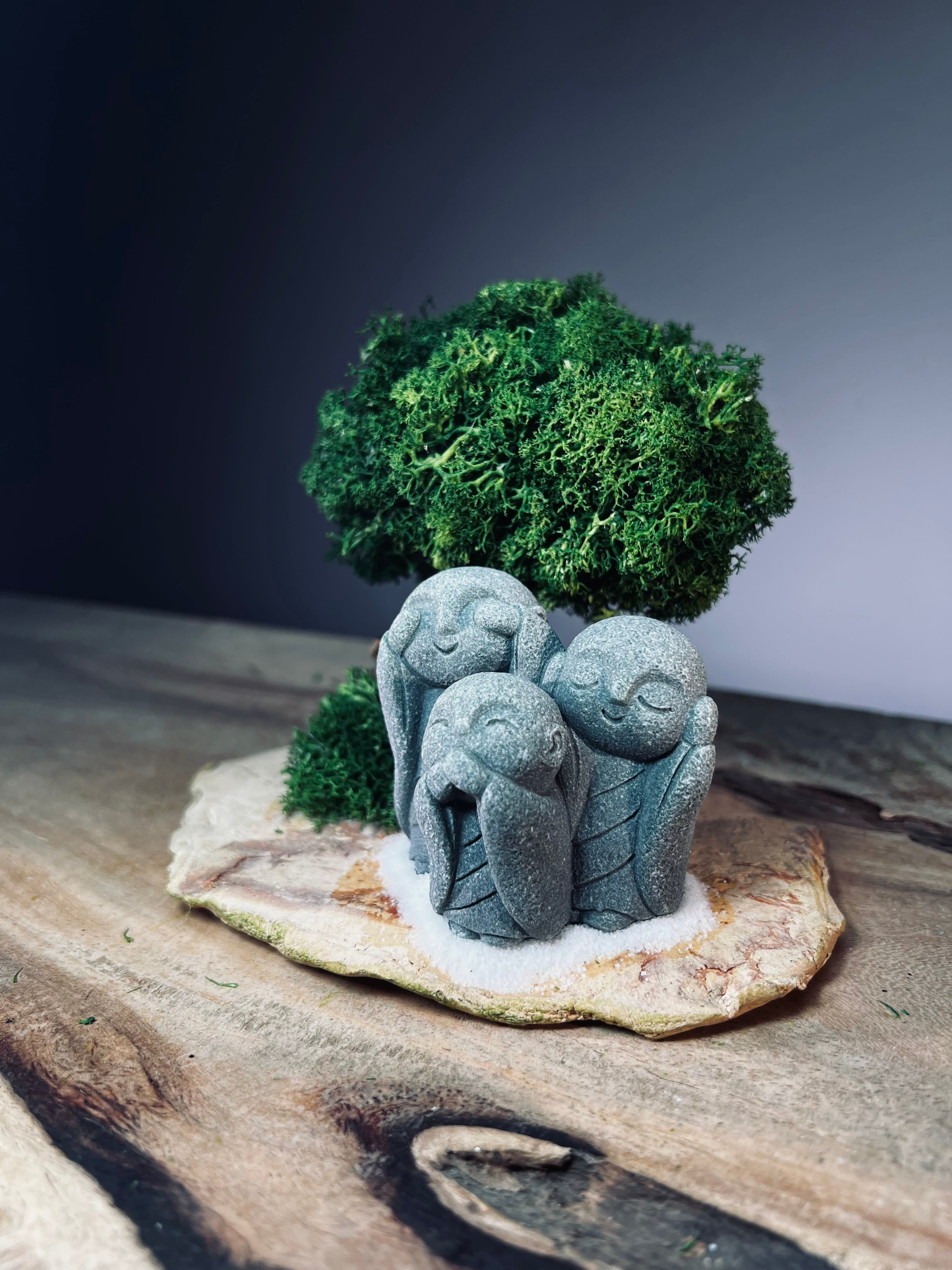 A Small Tree in the East - Reindeer - Trio of Everjoy (Preserved Plants)
