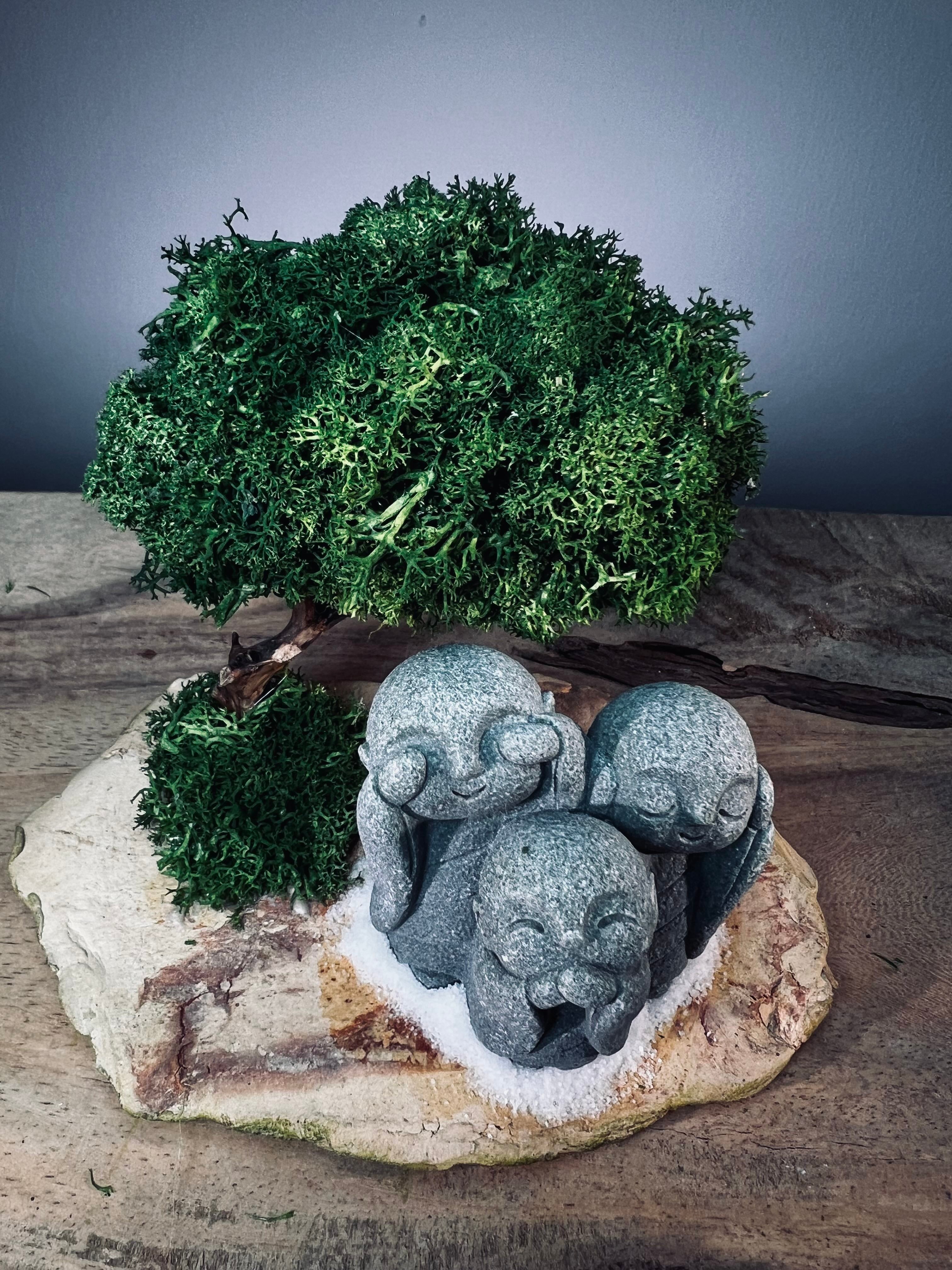 A Small Tree in the East - Reindeer - Trio of Everjoy (Preserved Plants)