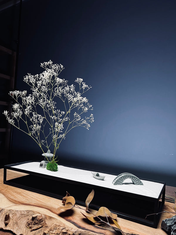 Snowfall - Winter Lake (Preserved Plants)