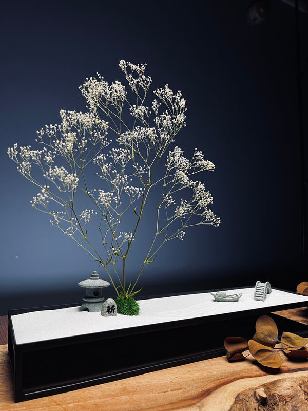 Snowfall - Winter Lake (Preserved Plants)