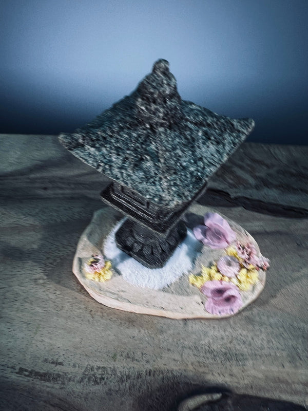 Lantern in the East (Preserved Plants)