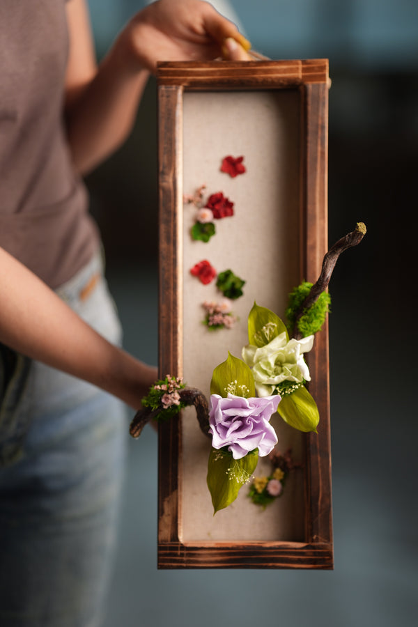 Children of the Forest - Gardenia Wall Hanging edition (Preserved Plants)