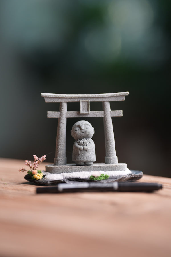 A Path in the East - Tori & Journeyman (Preserved Plants)