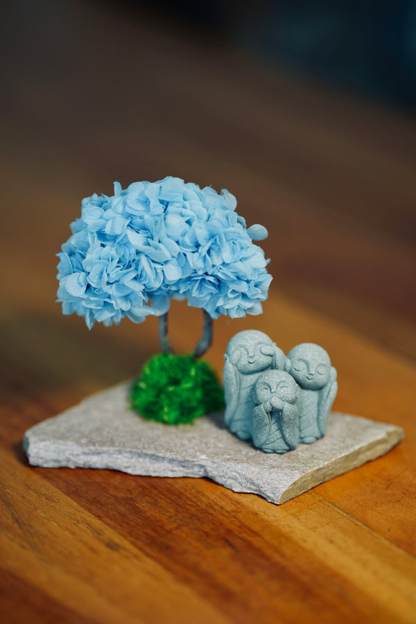 A Small Tree in the East - Blue Dream - Journeyman