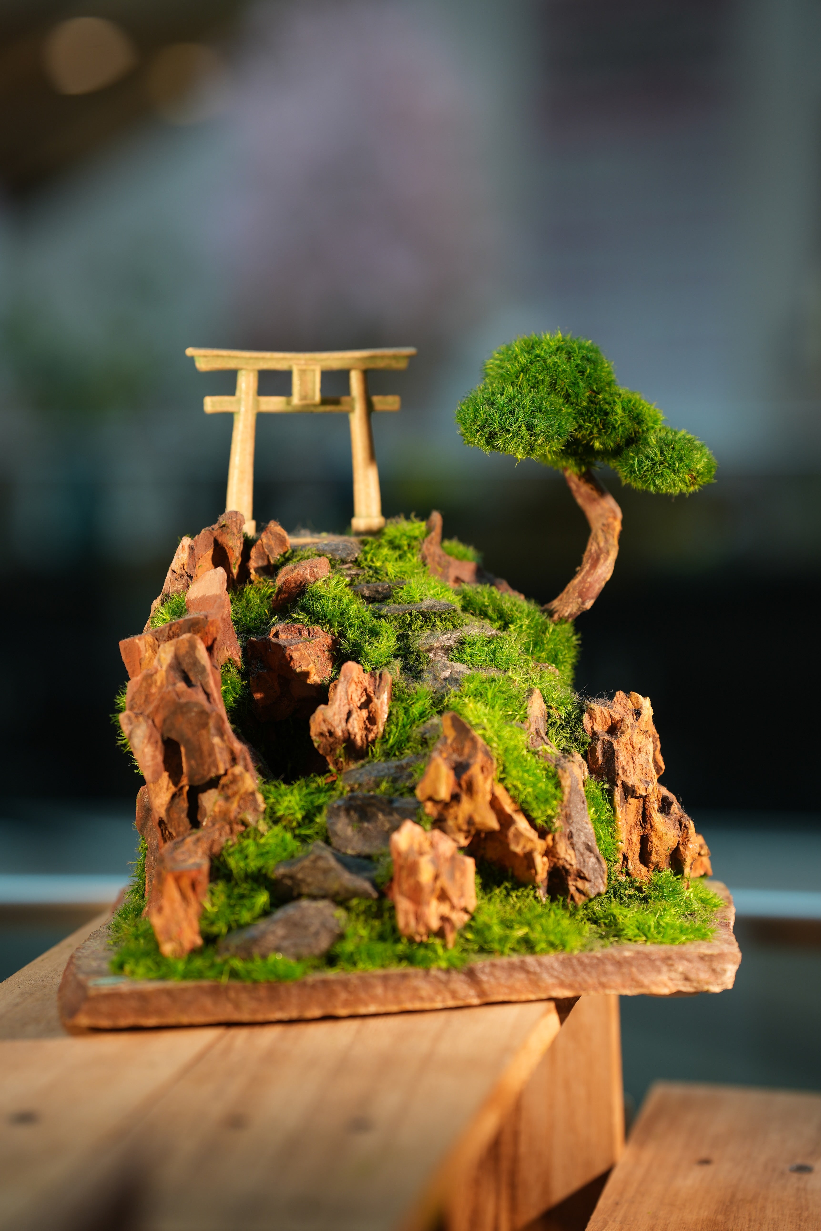 Path in the East - Green Hill